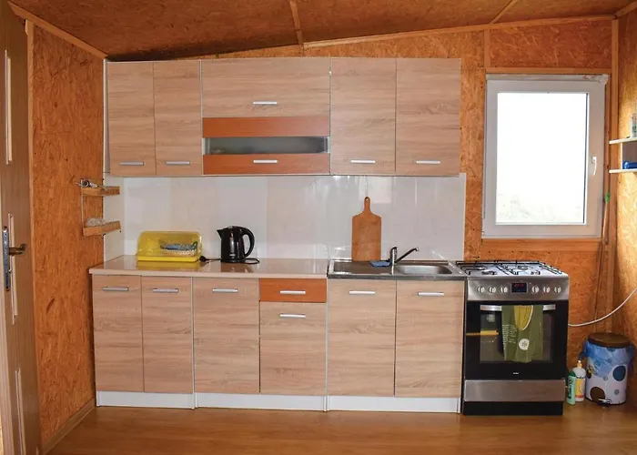 Дом отдыха Gorgeous In With Kitchen Бискупец